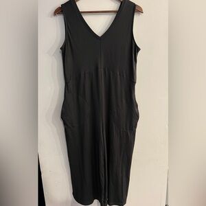 CUDDL DUDS Women’s Black Sleeveless V-Neck Wide Leg Cropped Casual Jumpsuit